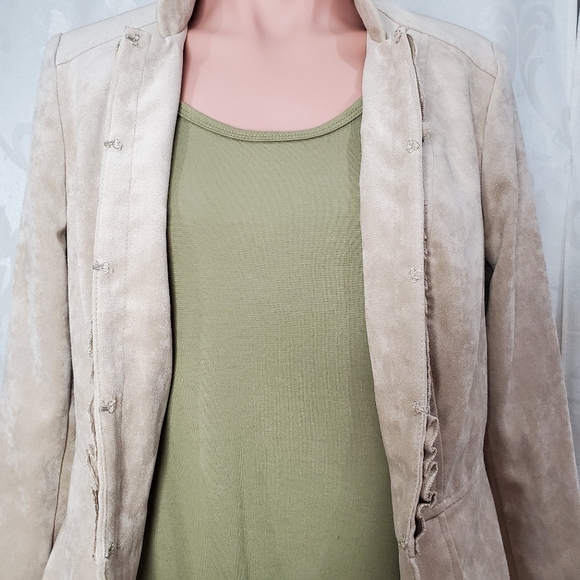 KATE ROSY Ruffle Peplum Soft Jacket - Picture 4 of 7